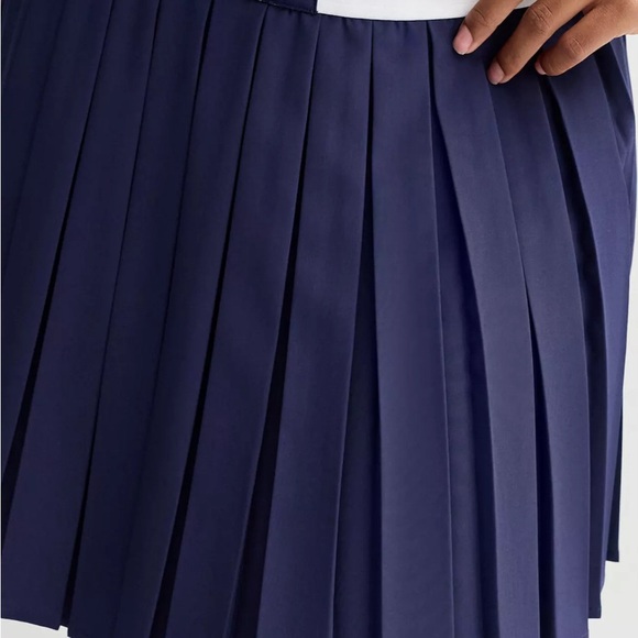 NWT Limited Too Navy Pleated Skirt with Built In Short Juniors Size M - Picture 7 of 7